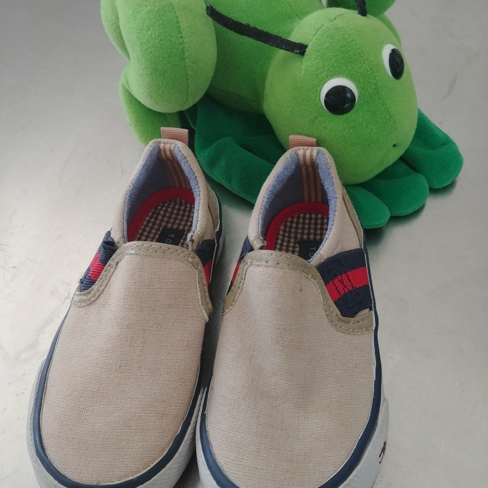 Tommy Hilfiger slip ons